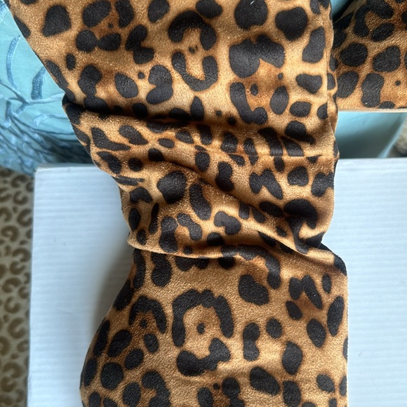 NIB X2B faux suede leopard stiletto knee boot - Picture 11 of 13